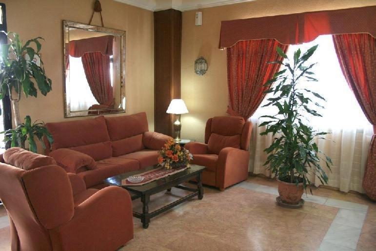 Hostal Restaurante El Paso Байлен Экстерьер фото