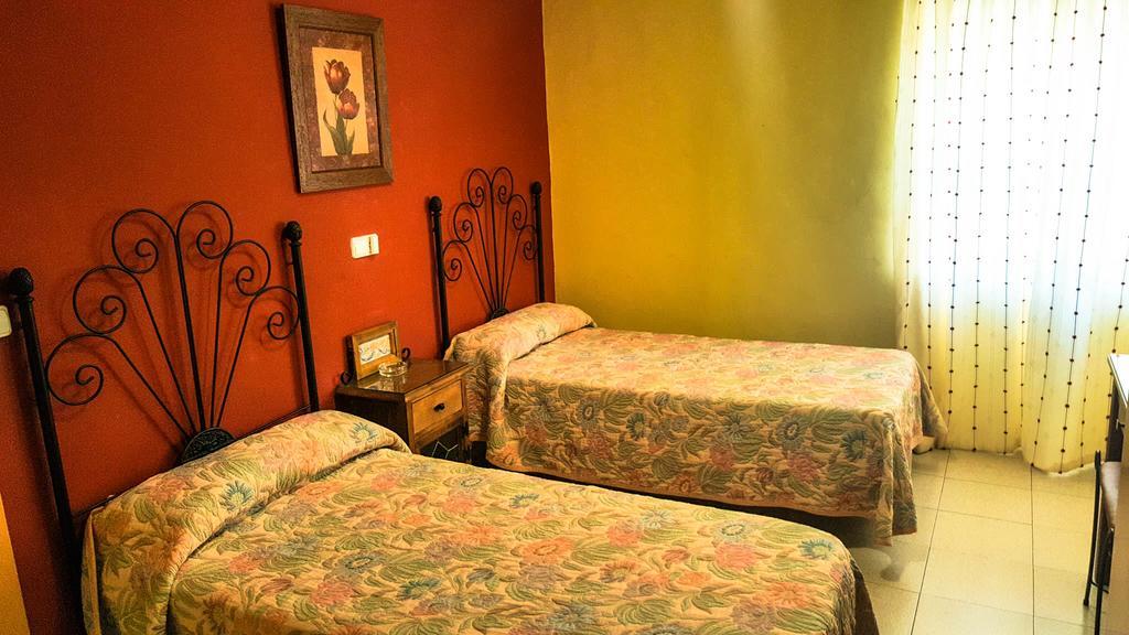 Hostal Restaurante El Paso Байлен Экстерьер фото