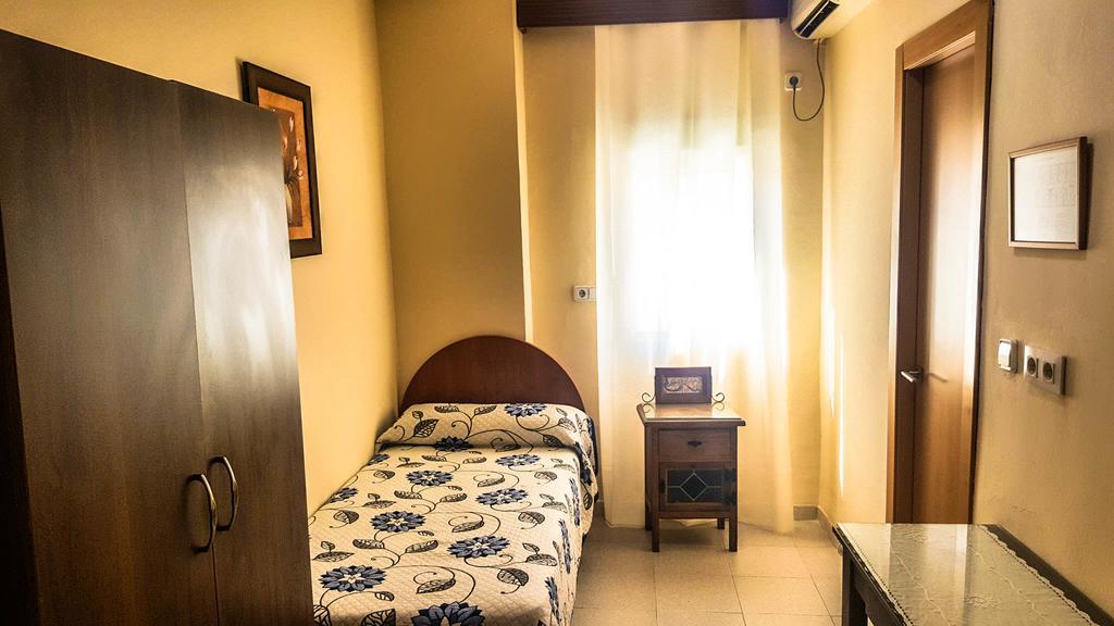 Hostal Restaurante El Paso Байлен Экстерьер фото